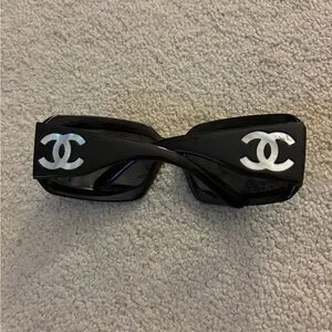 CHANEL | Accessories | Chanel Mother Of Pearl 576h Black  display picture 1